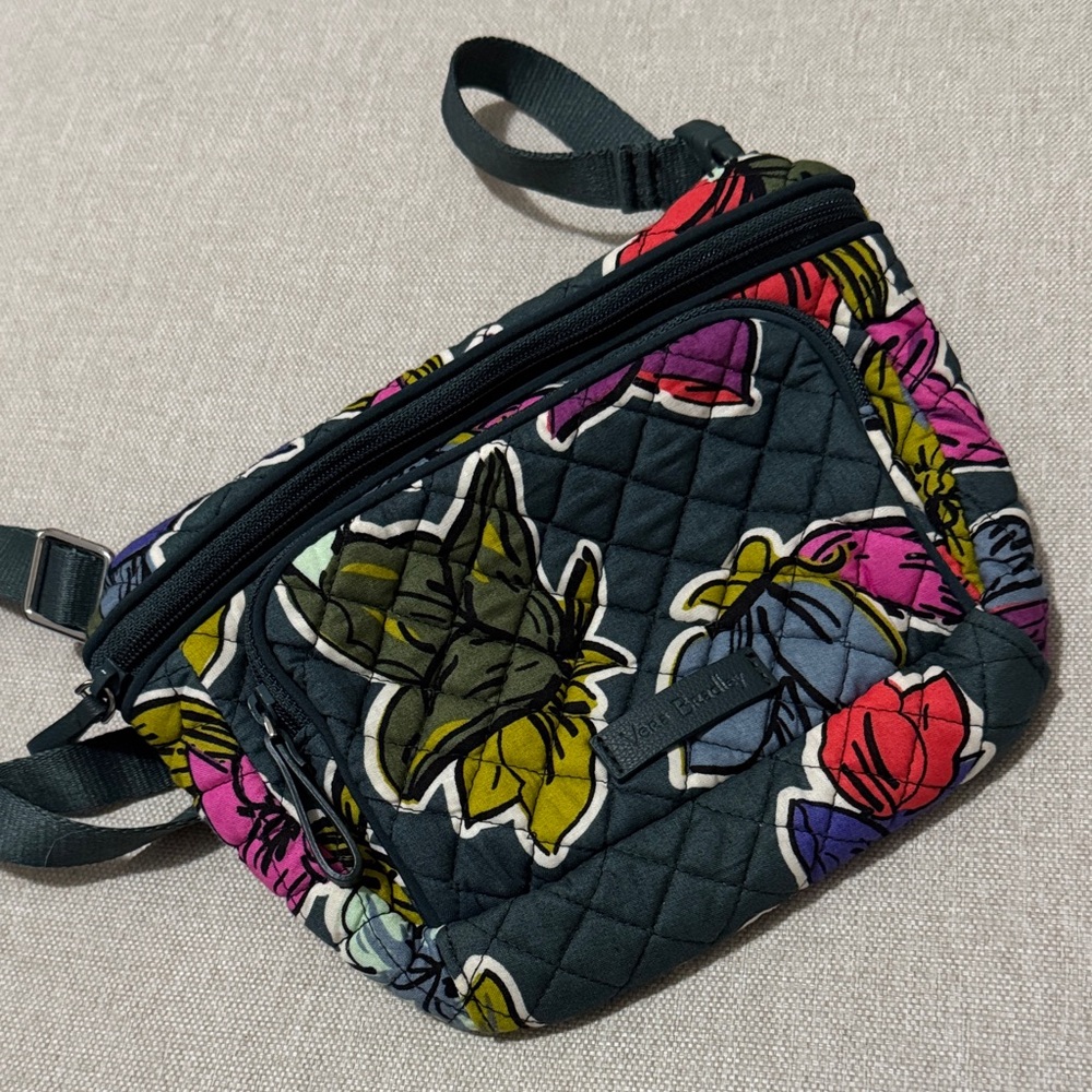 NWOT Vera Bradley Belt Bag/Crossbody-Dark Green”Falling Flowers”Print-Cotton